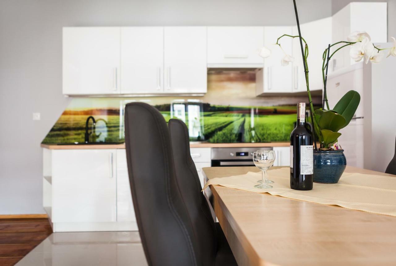 Appartement Czar Garbar à Poznań Extérieur photo